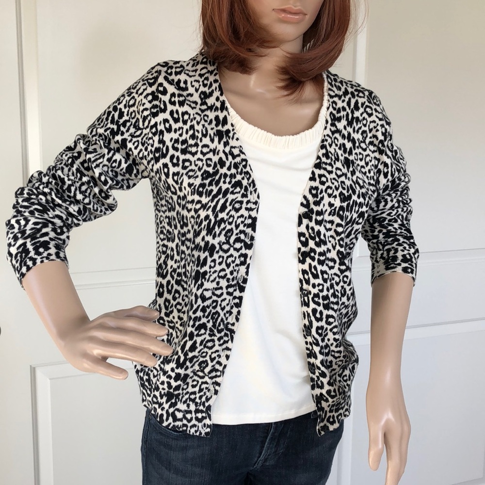 H & M cardigan v-neck animal print sweater